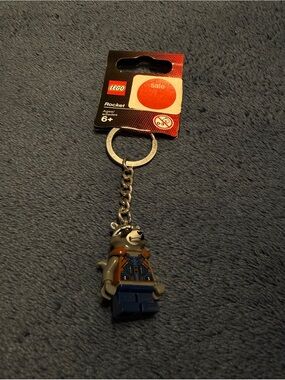 LEGO Rocket Raccoon Minifigure Keychain - Gray, Blue, Brown